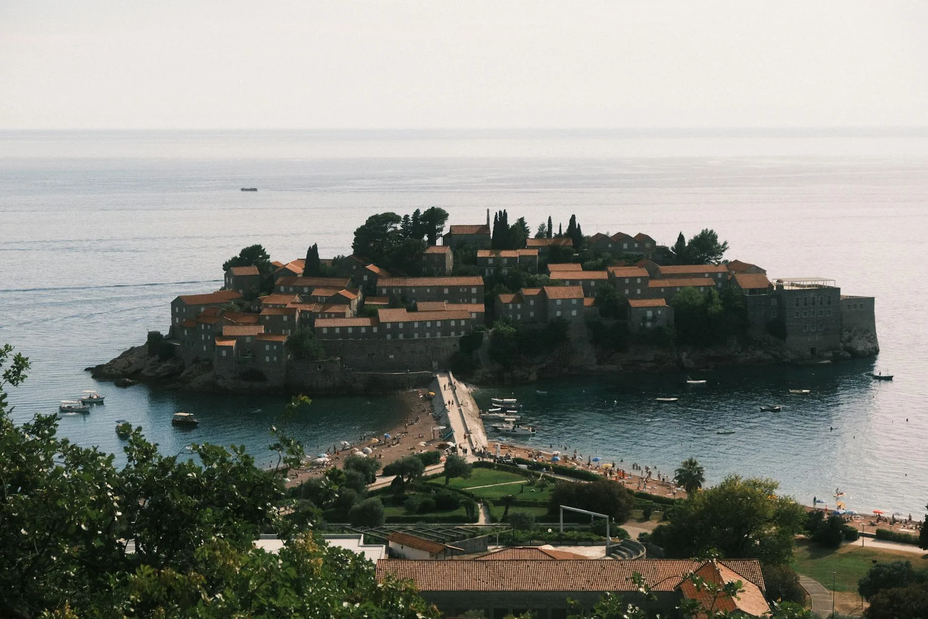 ️ Sveti Stefan : l'île-village de luxe