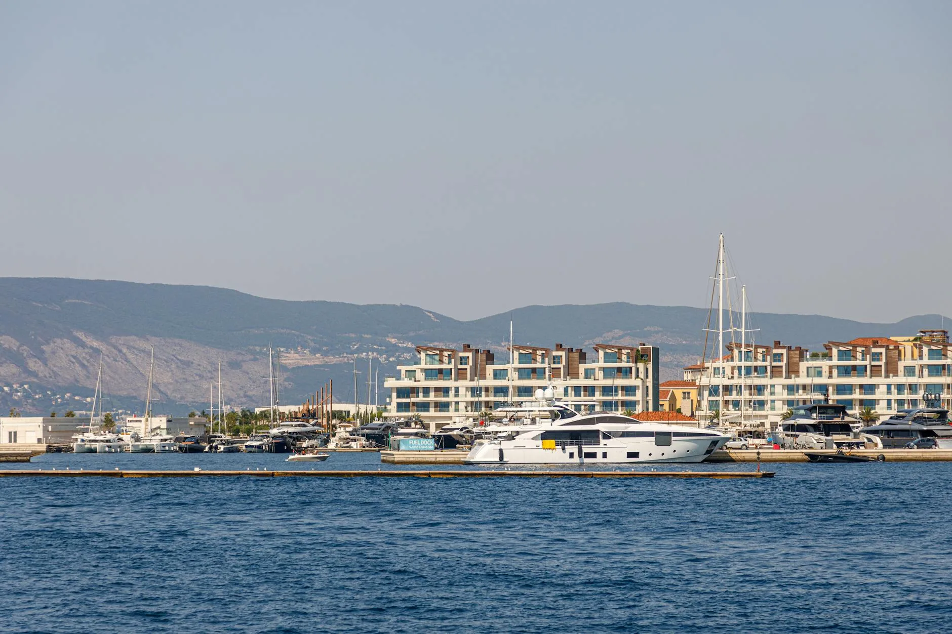 Porto Montenegro : la marina de luxe au cœur de la baie